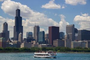 Chicago Lake and River Architecture Tour - Chicago River: Where the Narration Turns Buildings into a Real Story