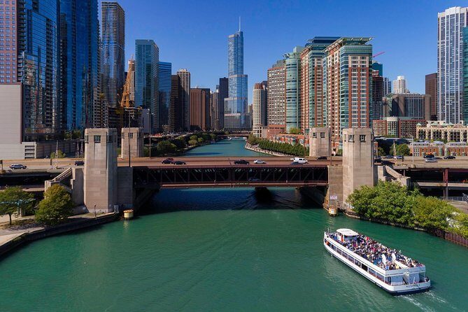 Chicago Lake and River Architecture Tour - How to Get Better Photos Without Stress (and Avoid the View Blockers)