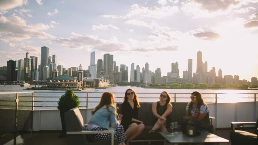 Chicago: Lake Michigan Lunch or Dinner Cruise - Who should book this cruise—and who might want another option