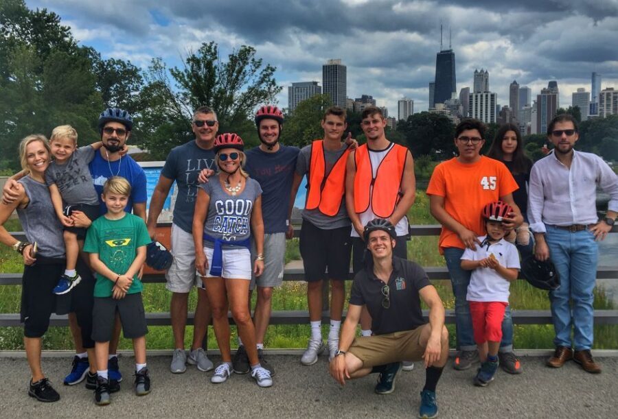Chicago: Lakefront Neighborhoods Bike Tour - Where You Start: Bobby’s Bike Hike on Lake Shore Drive