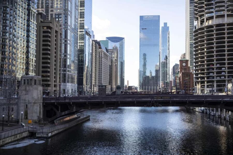 Chicago: Magnificent Mile Tour With Optional 360 Chicago - Chicago Riverwalk and the Michigan Avenue Trail: Walking With a Purpose