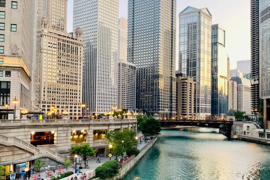 Chicago: Magnificent Mile Tour With Optional 360 Chicago - Millennium Park First Look: Why the Lakefront Matters to the Story
