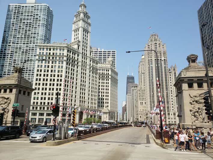 Chicago: Magnificent Mile Walking Tour - Starting at the Chicago Architecture Center: Get Oriented Fast