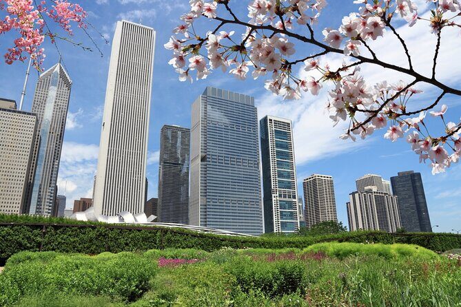 Chicago Millennium Park Self-Guided Walking Tour - Entering Millennium Park at the Welcome Center