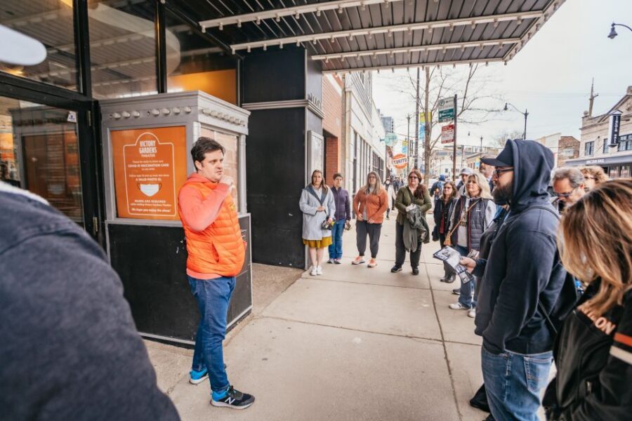 Chicago: Mob and Crime Bus Tour - Crime Quiz, Historic Video, and the Pamphlet You Keep