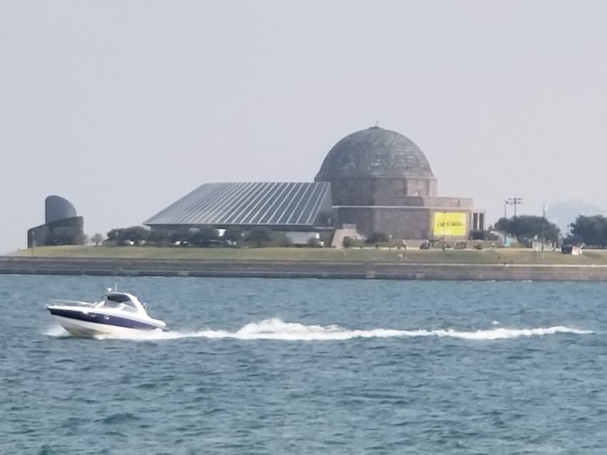 Chicago: Narrated Sightseeing River and Lake Cruise - What You Actually See: The Landmarks Worth Watching For