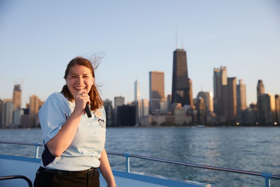 Chicago: Narrated Sightseeing River and Lake Cruise - Seating, Weather, and What to Pack for 90 Minutes