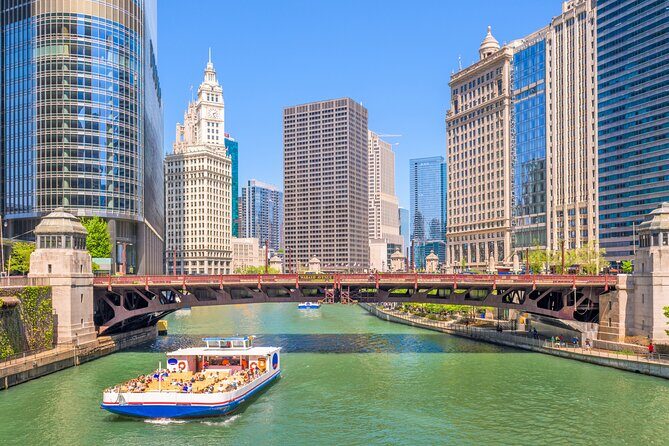 Chicago Premium Driving Tour with River Boat Cruise and Sky Deck - Buckingham Fountain: Classic Chicago and a Worthwhile Photo Stop