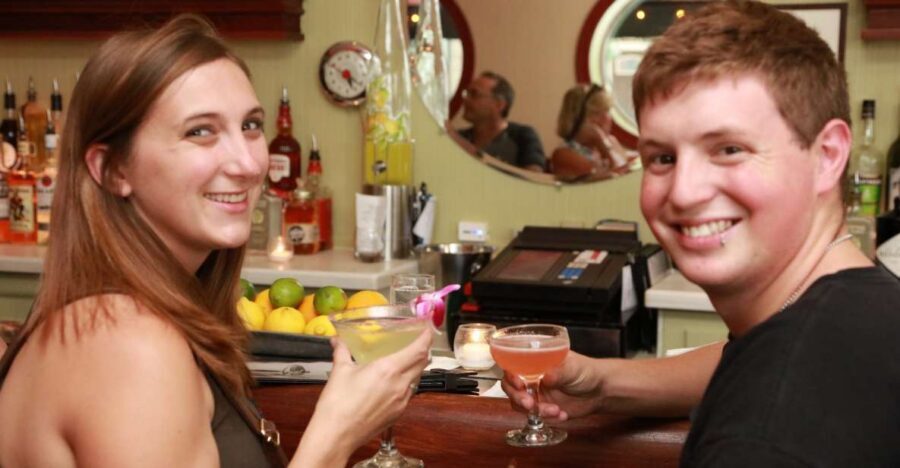 Chicago: Prohibition Speakeasies Bus Tour or Walking Tour - The neighborhood bus route: 4 speakeasies across Chicago districts