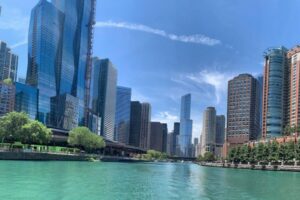Chicago River: 1.5-Hour Guided Architecture Cruise - Meeting point and getting to the dock without stress
