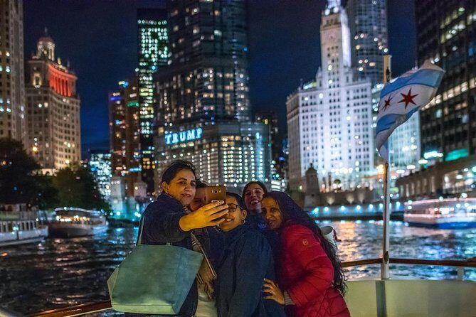 Chicago River 45-Minute Architecture Tour from Magnificent Mile - Merchandise Mart and the Lyric Opera House: Business Meets Culture