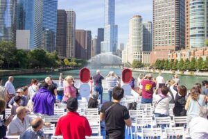 Chicago River 90-Minute Architecture Tour - Getting to Wendella at the Wrigley Building dock