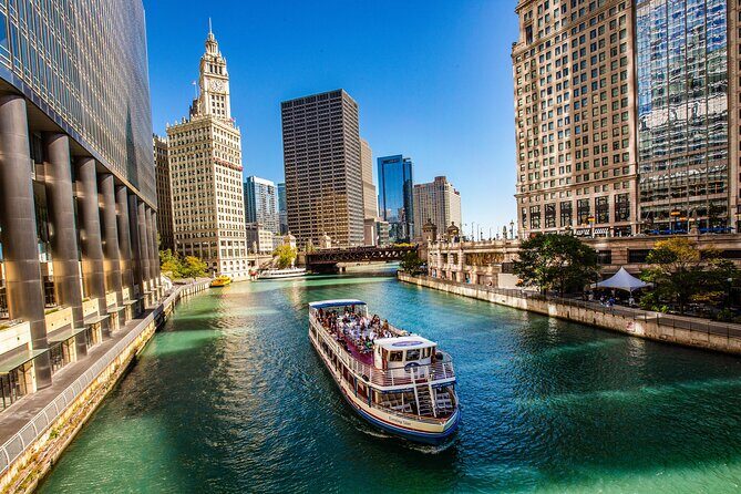 Chicago River Architecture Tour and Big Bus Hop-on Hop-off Tour - River Architecture Cruise Meets a 2-Day Big Bus Pass
