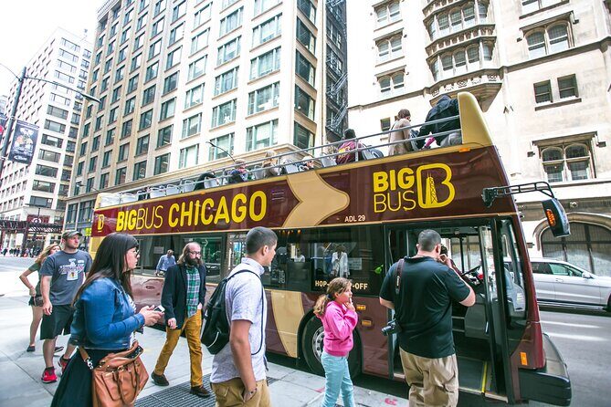 Chicago River Architecture Tour and Big Bus Hop-on Hop-off Tour - What to expect from guides and drivers on the day