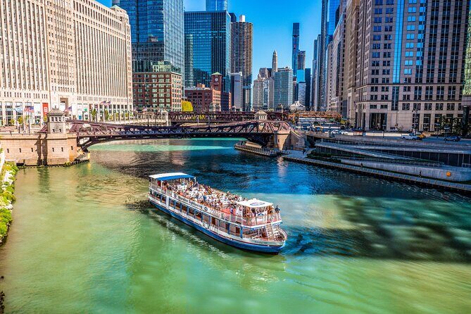 Chicago River Architecture Tour and Big Bus Hop-on Hop-off Tour - The Chicago River cruise: the best excuse to look up