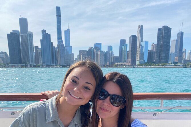 Chicago River Cocktail Cruise - Who should book this cruise, and who might skip it