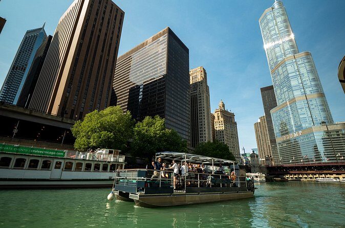 Chicago River Cycleboat Cruise - Crew energy: why the right captain changes everything