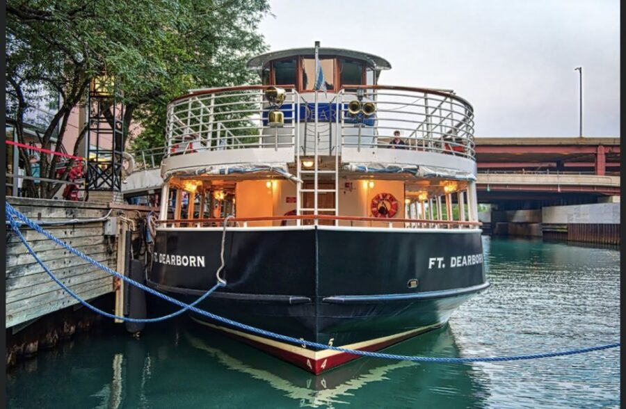 Chicago River: Guided Sunset Cocktail & Architecture Tour - The 90-Minute Cruise Flow: Buildings, Style Shifts, and Bascule Bridges
