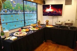 Chicago River Sunday Funday Mimosa or Bloody Mary Party Cruise - Boarding at Island Party Hut and the Timing Reality