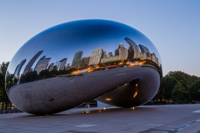 Chicago Self-Guided Audio Tour - Art Institute of Chicago: acquisition stories and American Gothic energy