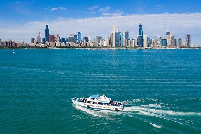 Chicago Sightseeing River and Lake Cruise - Timing and weather: when to choose daytime vs late tours