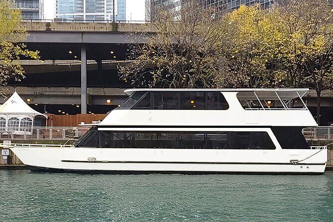 Chicago Skyline Tiki Chic Party Cruise on Lake Michigan - Inside the boat: climate control and a real restroom win