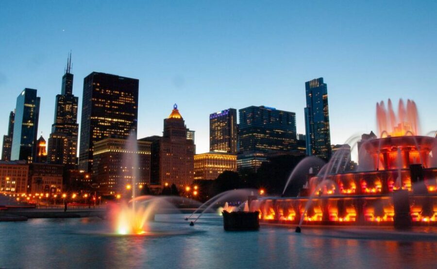Chicago: Small-Group Night Tour w/ Skydeck & Skyline Cruise - What the small group size changes (and why you’ll care)