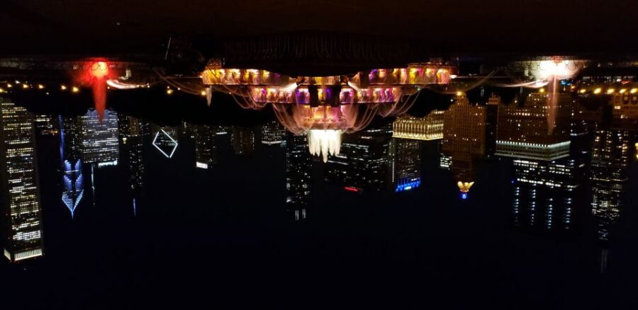 Chicago: Sunset Tour by Open-top Bus with Live Guide - Michigan Avenue to State Street Theater District: the classic Chicago corridor lights up