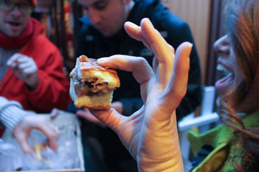 Chicago: Taste of Chinatown Food and Cultural Walking Tour - Dessert at the bakery finish: what Chiu Quon adds at the end
