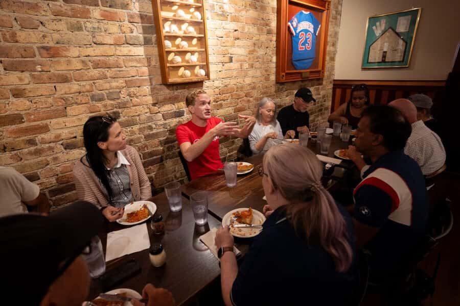 Chicago: The Ultimate Foodie Walking Tour with Tasty Stops - Quick hits before you go