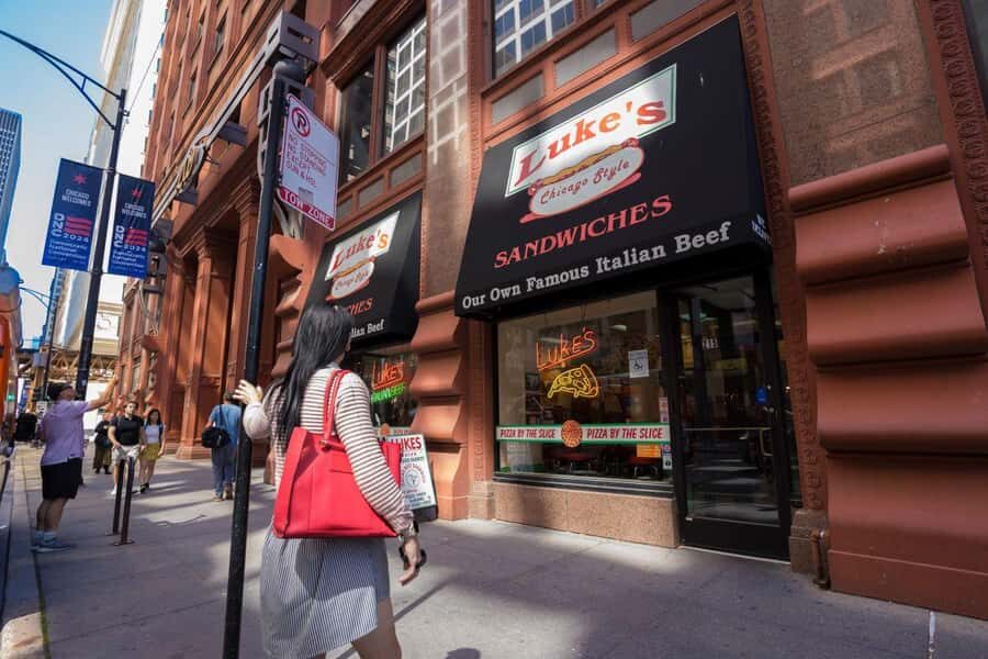 Chicago: The Ultimate Foodie Walking Tour with Tasty Stops - How the River North to Loop route keeps the pace manageable