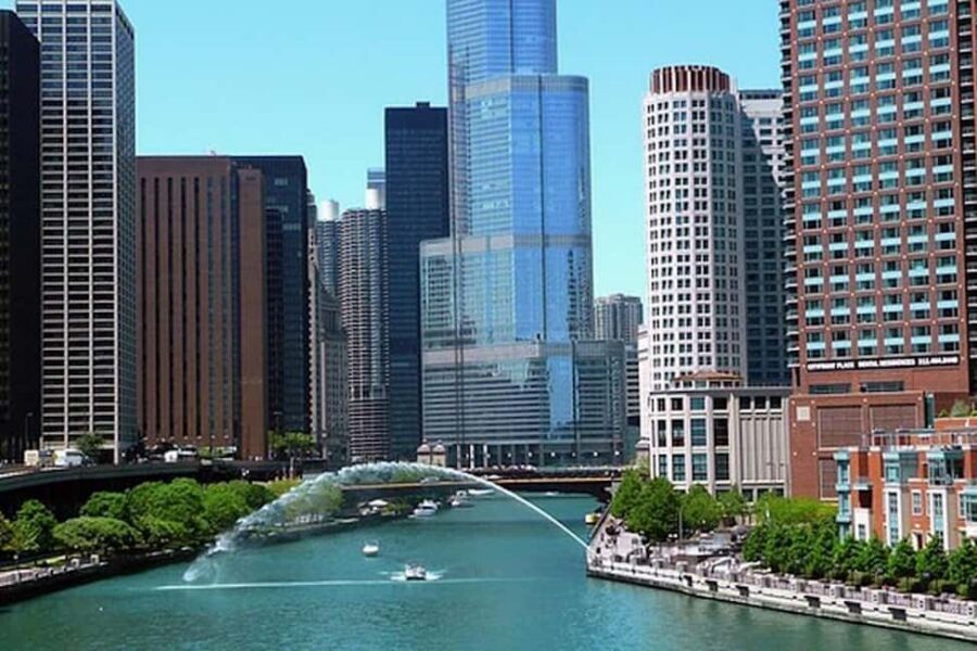 Chicago: Tiki Bar Cruise on Chicago River or Lake Michigan - Why a tiki bar cruise feels like a cheat code in Chicago