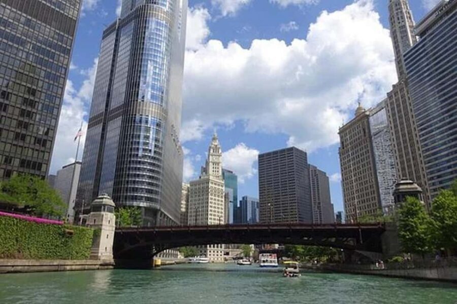 Chicago: Tiki Bar Cruise on Chicago River or Lake Michigan - Dock 12: meeting point made simple (and where you’ll walk)