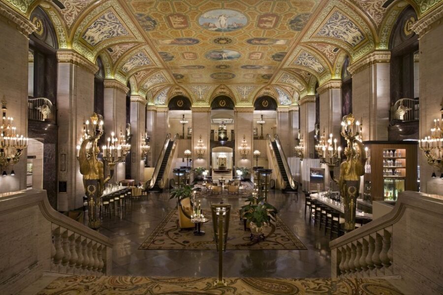 Chicago: Treasures of the Golden Age Walking Tour - Starting at the Chicago Architecture Center Exhibits