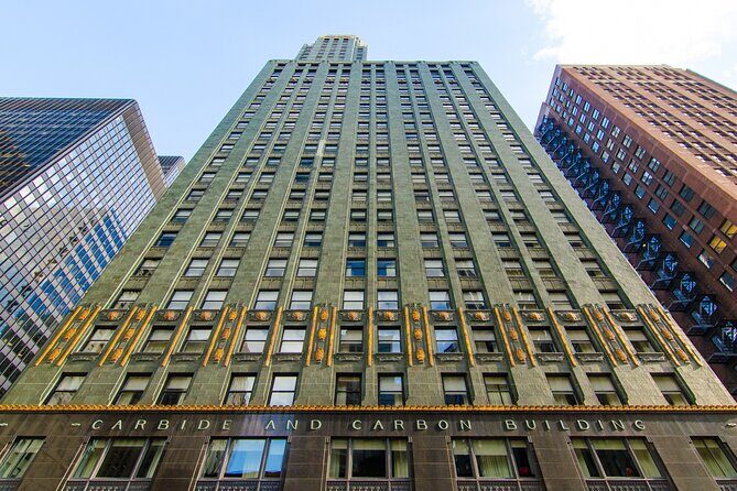 Chicago Walking Tour: Art Deco Skyscrapers Riverfront - Stop 6: Merchandise Mart, and why this ending feels right