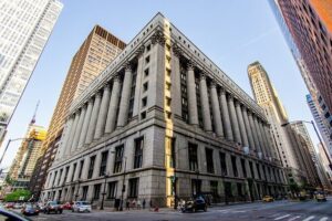 Chicago Walking Tour: Connecting Past and Present - The walk is the lesson: Wrigley Building and the art of quick looking