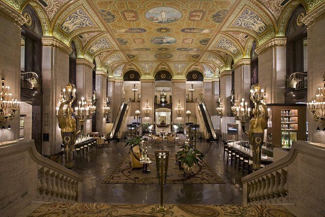 Chicago Walking Tour: Historic Treasures of Chicago - Palmer House Hilton historic lobby: the interior stop with a COVID proof rule
