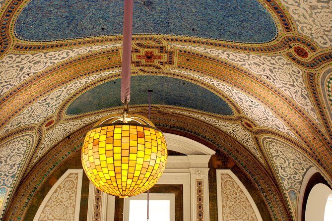 Chicago Walking Tour: Historic Treasures of Chicago - Chicago Architecture Center: start smart at 111 E Wacker Dr