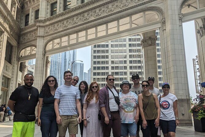 Chicago Walking Tour of Highlights with Free Bike or Kayak Rental - Magnificent Mile and Chicago Theatre: two kinds of glamour, explained