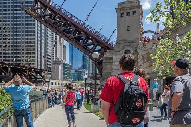 Chicago Walking Tour of Highlights with Free Bike or Kayak Rental - Free 2-hour bike or kayak rental: real value if you’ll actually use it
