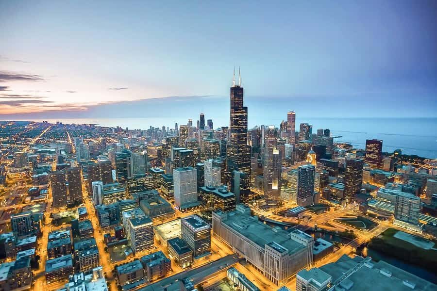 Chicago: Willis Tower Skydeck and The Ledge Ticket - The theater film: Willis Tower history and Chicago architecture