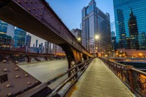 Chicago: Wind and Souls Adults Only Guided Ghost Tour - Alley of Death Behind the Nederlander Theatre