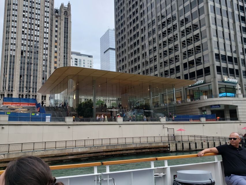Chicago's Modern Skyscrapers Guided Walking Tour - Modernism on the Chicago River Walk: the design lesson you can see