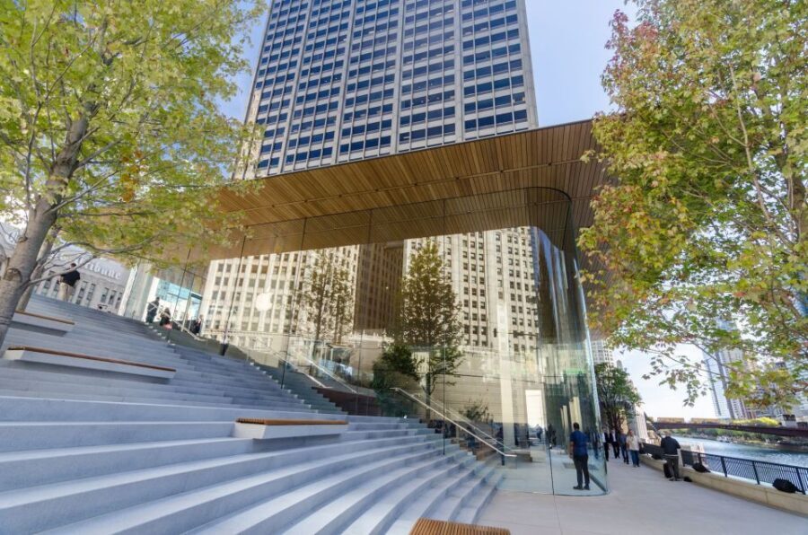Chicago's Modern Skyscrapers Guided Walking Tour - The Riverfront walk: Marina City, Daley Center, and IBM Building
