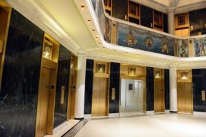 Chicago's Secret Interiors Architectural Walking Tour - Stop 1: The Loop and La Salle’s Financial Canyon
