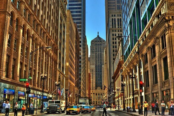 Chicago's Secret Interiors Architectural Walking Tour - Stop 5: The Field Building and Art Deco street presence