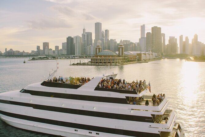 City Cruises: Chicago Fireworks Premier Dinner Cruise - Navy Pier Boarding: Table Service and the First Skyline Glimpse