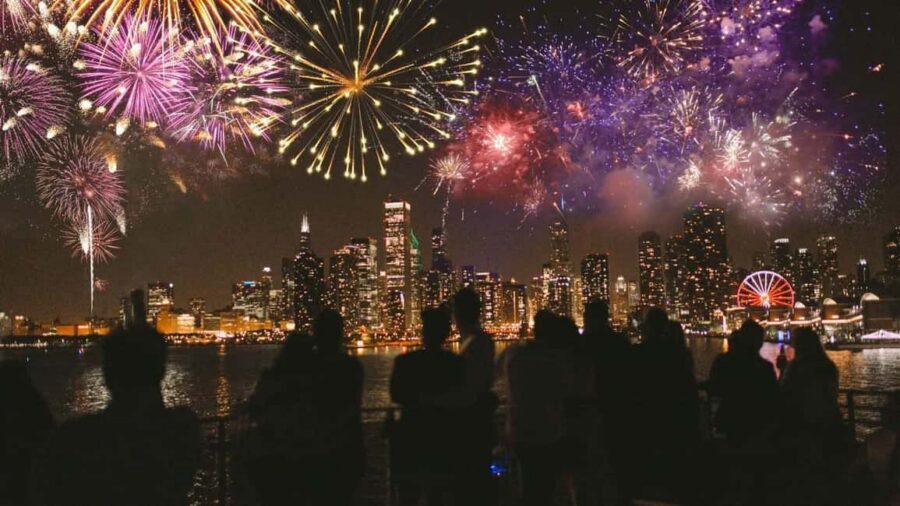 City Cruises Chicago: Lake Michigan Fireworks Dinner Cruise - What the 3-hour schedule feels like on Lake Michigan