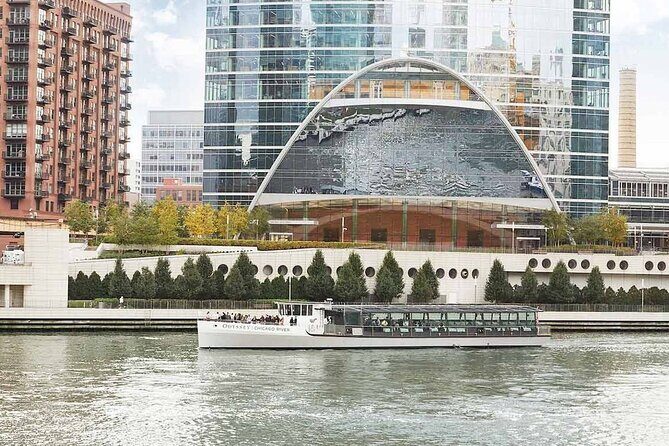 City Cruises Chicago: Premier Plus Brunch Cruise on Chicago River - Wrigley Building views across the Magnificent Mile