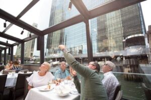 City Cruises Chicago: River Architectural Lunch Cruise - Inside the Odyssey: comfort, air control, and where to sit